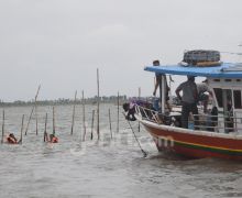 Nelayan Sukawali Tak Masalah Ada Pagar Laut di Kampungnya - JPNN.com