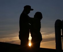 Khusus Wanita, Ini 8 Manfaat Menjalin Hubungan Asmara dengan Pria yang Lebih Tua - JPNN.com