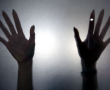 Tega Banget Nih Ibu, Paksa Remaja Putri Begituan dengan Sejumlah Lelaki - JPNN.com