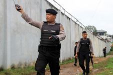 Lapas Rusuh, Polisi Bersenjata Dikerahkan - JPNN.com