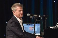 David Foster Gelar Konser di Eks Pabrik Gula Legendaris - JPNN.com