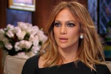 Resmi Cerai, Jennifer Lopez Simpan Cincin Berlian Hijau dari Ben Affleck - JPNN.com