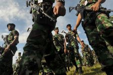 Dua Anggota KKSB Tembak Pasukan TNI Saat Pergantian Pasukan, Menegangkan! - JPNN.com