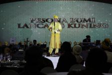 Happy, Menpar Berpantun di Pesona Bumi Lancang Kuning - JPNN.com