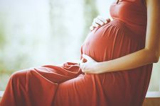 Penggunaan Ponsel pada Ibu Hamil Berbahaya Bagi Calon Bayi? - JPNN.com
