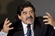 Naik Pitam! Maradona Tuntut Konami - JPNN.com