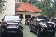 Wuiihh..Ketua PN Surabaya Dapat Mobil Fortuner - JPNN.com