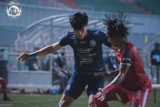 PSM Makassar vs Arema FC: Hasil Imbang dan Kartu Merah Mewarnai Jalannya Laga - JPNN.com