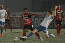 Cerdik, Begini Cara Bali United Imbangi Persib Hanya dengan 10 Pemain - JPNN.com