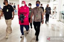 Bu Ade yang Ditangkap Tim Intelijen di Cilodong Dieksekusi ke Lapas Tual - JPNN.com