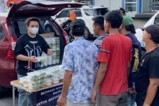 Kisah Razka Nabillian Berbagi Nasi Kotak, Terinspirasi dari Ojol hingga Jadi Rutinitas - JPNN.com