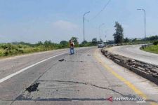 Waspadai Macet, Ada Perbaikan di 4 Titik Tol Jakarta-Cikampek - JPNN.com