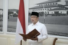 Ridwan Kamil Anggap Mang Oded Seperti Ayah Sendiri - JPNN.com Jabar