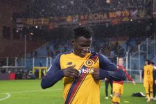 AS Roma Gilas Genoa, Felix Afena-Gyan Bikin Rekor Spesial - JPNN.com