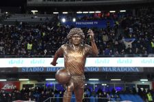 Napoli Hormati Diego Maradona dengan Menghancurkan Lazio - JPNN.com