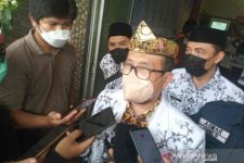 Turunkan Angka Stunting, Bupati Cirebon Imron Minta Bidan Serius Dampingi Ibu Hamil - JPNN.com Jabar