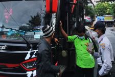 Dalam Sepekan Libur Nataru, Hanya 166 Bus Pariwisata yang Dapat Stiker Dishub DIY - JPNN.com Jogja