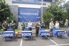 Bea Cukai Purwakarta Musnahkan Rokok, Vape dan Miras Ilegal, Sebegini Nominalnya - JPNN.com