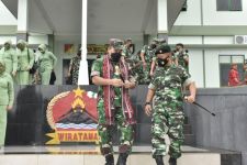 Mayjen TNI Wanti MF Mamahit Minta Yonif Raider 712/Wiratama Menjaga Citra TNI AD - JPNN.com