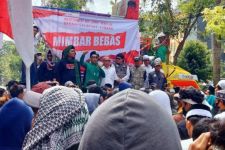 Protes Ceramah Kontroversial Ustaz Mizan, Ribuan Massa Kembali Turun ke Jalan - JPNN.com