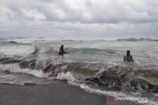 BMKG Beri Peringatan Dini Gelombang Tinggi di Laut Selatan Jateng, Berlaku 2 Hari - JPNN.com Jateng