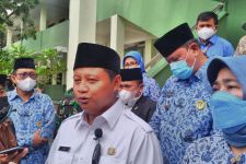 Wagub Uu Beri Pengarahan Seluruh Kepsek SMA di Kota Bekasi, Ada Apa? - JPNN.com