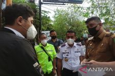 Detik-Detik Bobby Nasution Tangkap Tangan Pegawai Dishub Pelaku Pungli - JPNN.com