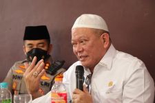 Hadiri Haul Mama Gelar Cianjur, LaNyalla Sebut Indonesia Tak Merdeka Tanpa Pesantren - JPNN.com