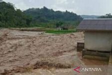 12 Rumah di Cianjur Terendam Banjir, 1 Madrasah Roboh, Puluhan Warga Mengungsi  - JPNN.com