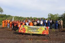 Sambut HUT ke-50, Basarnas Maumere Gelar Aksi Penanaman Mangrove - JPNN.com