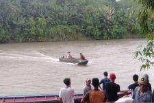 Kepala Terbentur Kayu saat Melompat, Rizky Hilang di Sungai Deli - JPNN.com Sumut
