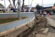 Kang Emil Resmikan Alun-Alun Kota Bekasi, Tetapi Trotoarnya - JPNN.com