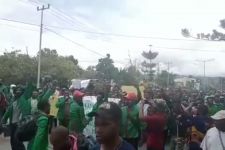 Wamena Sempat Lumpuh, Ribuan Warga Turun ke Jalan Menolak Pemekaran Papua - JPNN.com