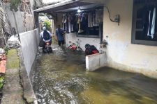 Ironis, Warga Pak Anies di Jaktim Ini Sudah Seminggu Kena Banjir, Lihat - JPNN.com