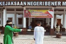 Pasangan Mesum Ini Dicambuk Belasan Kali, Penyedia Penginapan Dihukum Lebih Berat - JPNN.com