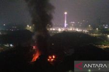 Kebakaran 172 Kios Lenggang Jakarta Monas, Kerugian Rp 1,2 Miliar - JPNN.com