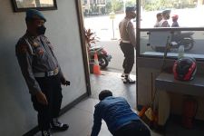 Di Hadapan Anggota Propam, Polisi Ini Dihukum Push Up, Apa Ya Kesalahannya? - JPNN.com