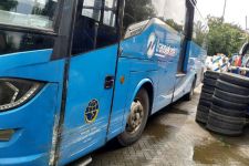 Sopir Hilang Sadar, TransJakarta Tabrak 3 Mobil di Tol Jagorawi, Perum PPD Bergerak - JPNN.com