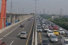 Pagi Ini Tol Layang Jakarta-Cikampek Padat 16 KM, Akses Masuk Ditutup Sementara - JPNN.com