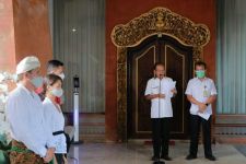 Bule Rusia Tanpa Busana di Bali,  Dideportasi - JPNN.com NTB