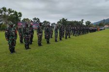 TMMD, TNI AD Merehabilitasi dan Membangun Rumah Warga di Wondama - JPNN.com