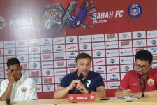 Persija Keluhkan Lapangan untuk Latihan, Thomas Doll: Kondisi Rumput Sulit Dipercaya - JPNN.com Jakarta