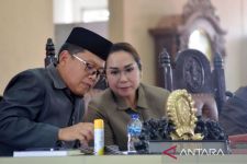 Bupati Gorontalo Utara: Tidak Mungkin Memberhentikan Semua Honorer - JPNN.com