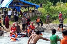 Terseret Arus, 2 Pelajar di Padang Ditemukan Meninggal Dunia, 1 Lagi Masih Dicari - JPNN.com