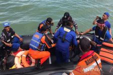 Kapal LCT Tenggelam di Tanah Laut, 1 Orang Ditemukan Meninggal Dunia - JPNN.com