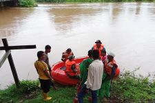 Mandi di Sungai Brayeun Aceh Besar, 4 Santri Hilang Terseret Arus - JPNN.com