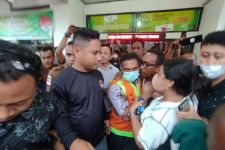 Jadi Tersangka Korupsi Dana Covid-19, Paulus Dinonaktifkan dari Jabatan Sekda Flores Timur - JPNN.com