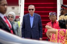 Erdogan Memohon Semua Negara Berhenti Memasok Senjata ke Israel - JPNN.com