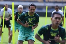 Sergio van Dijk Ungkap Alasan Ezra Walian Hengkang dari Persib - JPNN.com Jabar