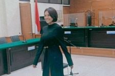 Jalani Sidang UU ITE, Nikita Mirzani dapat Karangan Bunga, Pesannya bikin Haru  - JPNN.com NTB